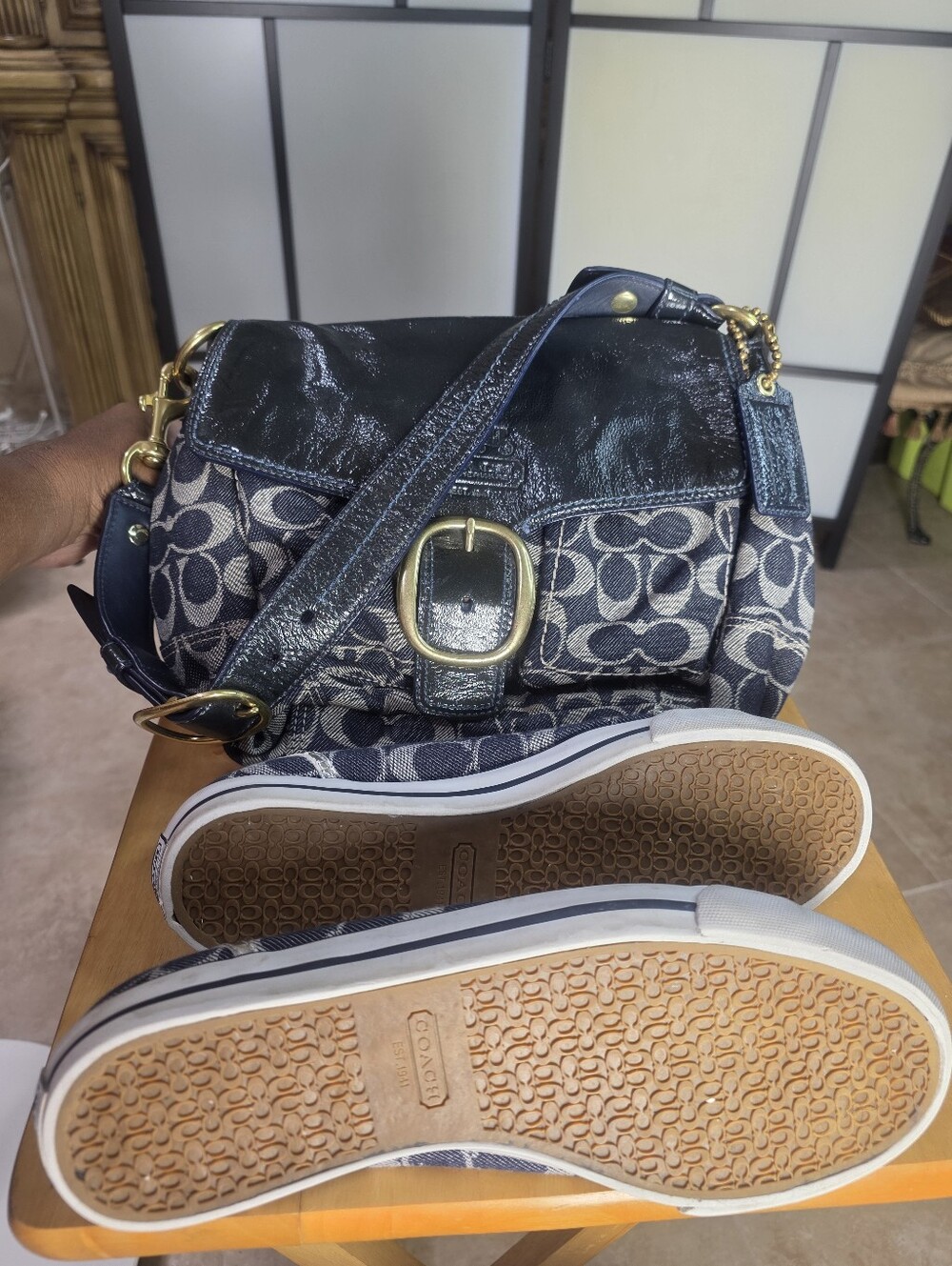 New Coach Denim/Leather Signature Shoulder Bag in Navy & Tennis Shoes Size 11 - Picture 6 of 9